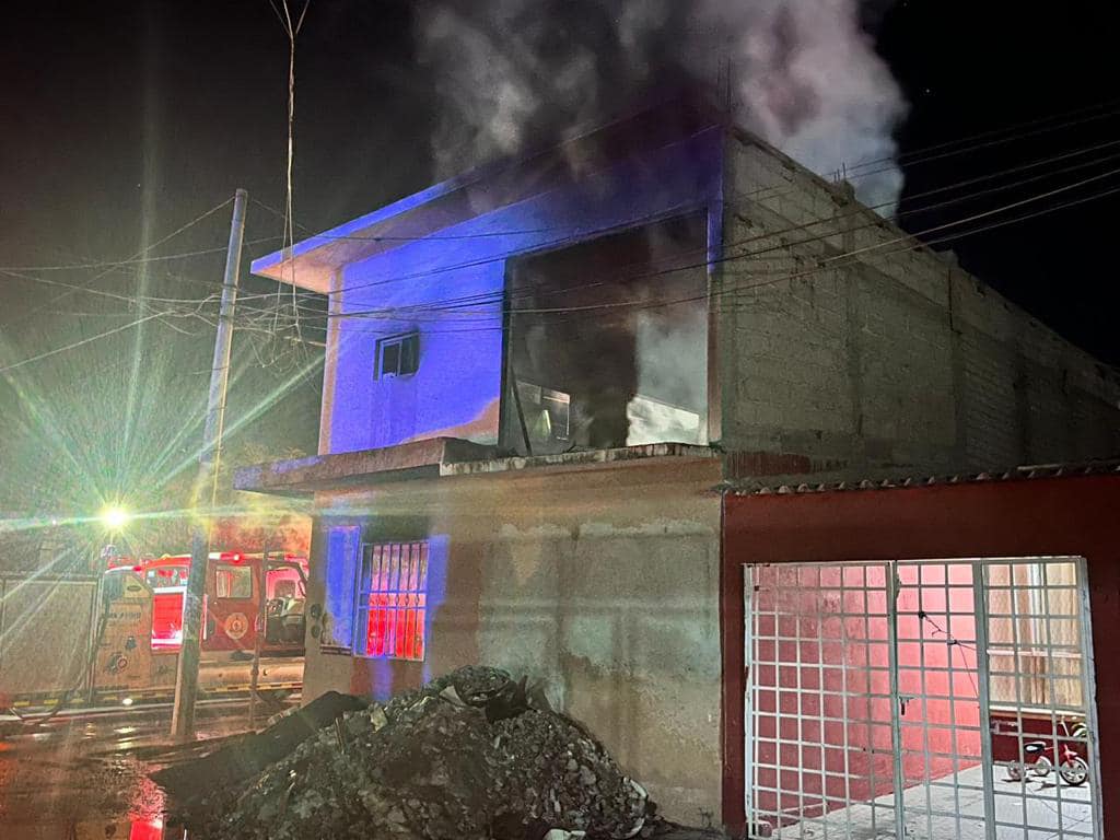 La madrugada del día de hoy, en el fraccionamiento Aramara de Tepic, hubo un incendio de casa habitación